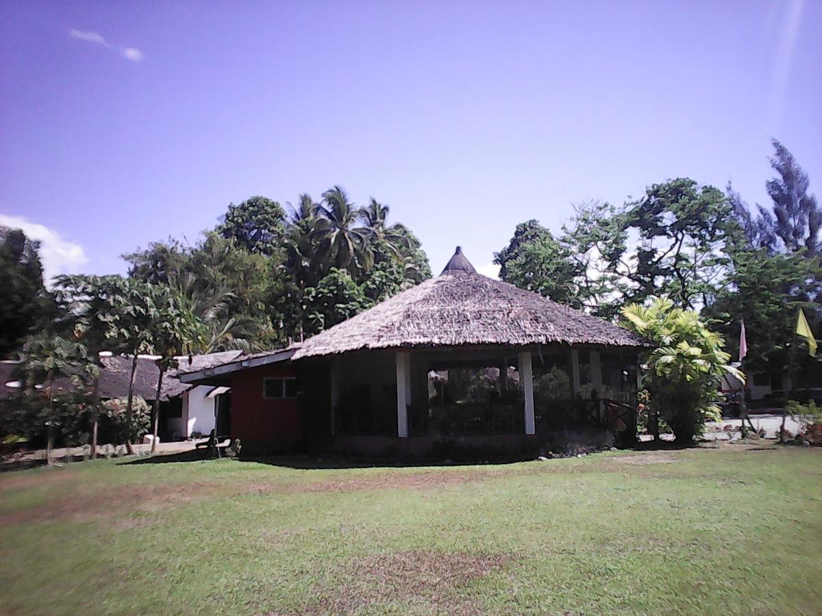 Gazebo Pools And Restaurant Hotel Cabadbaran Ngoại thất bức ảnh