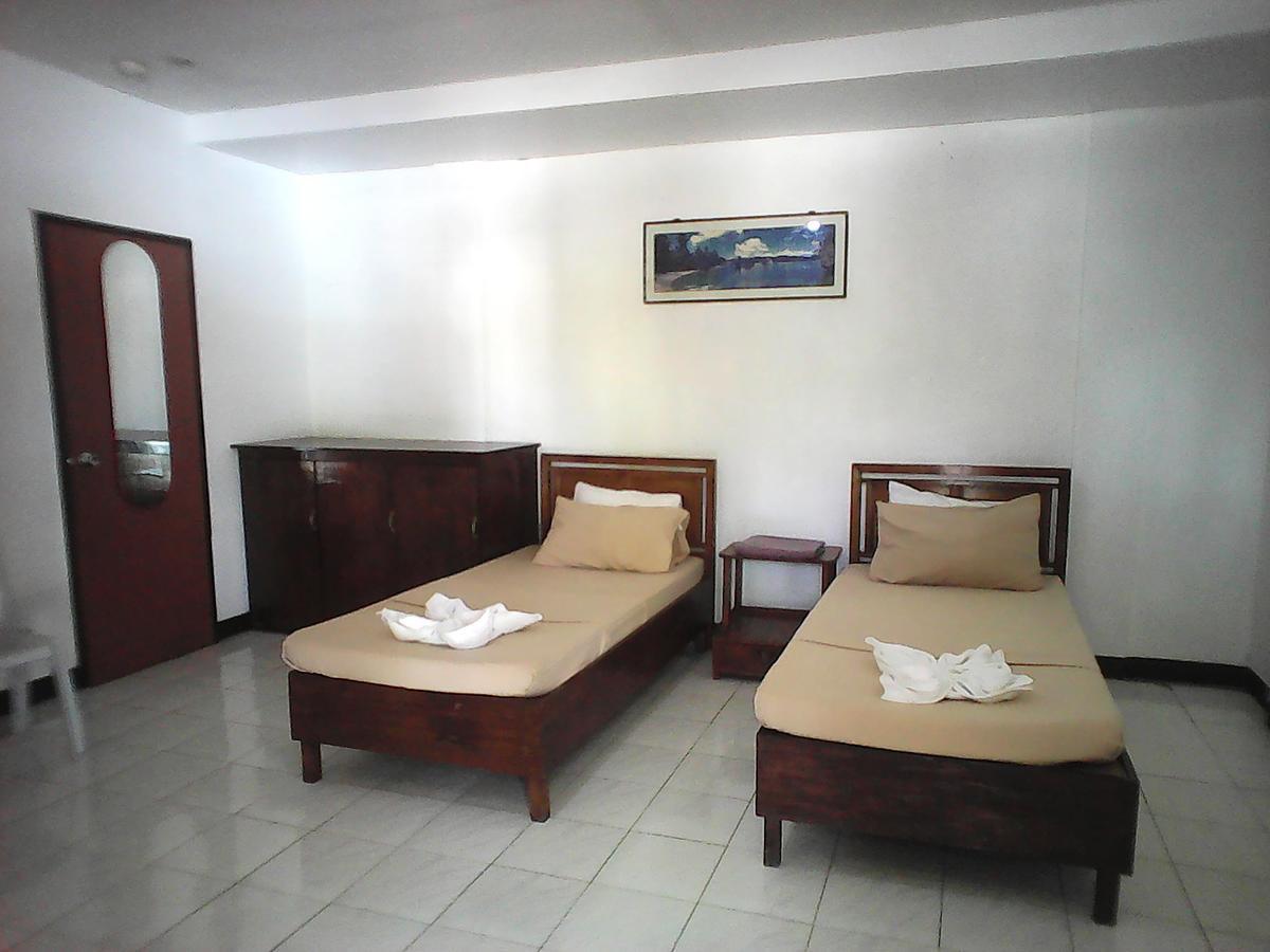 Gazebo Pools And Restaurant Hotel Cabadbaran Ngoại thất bức ảnh