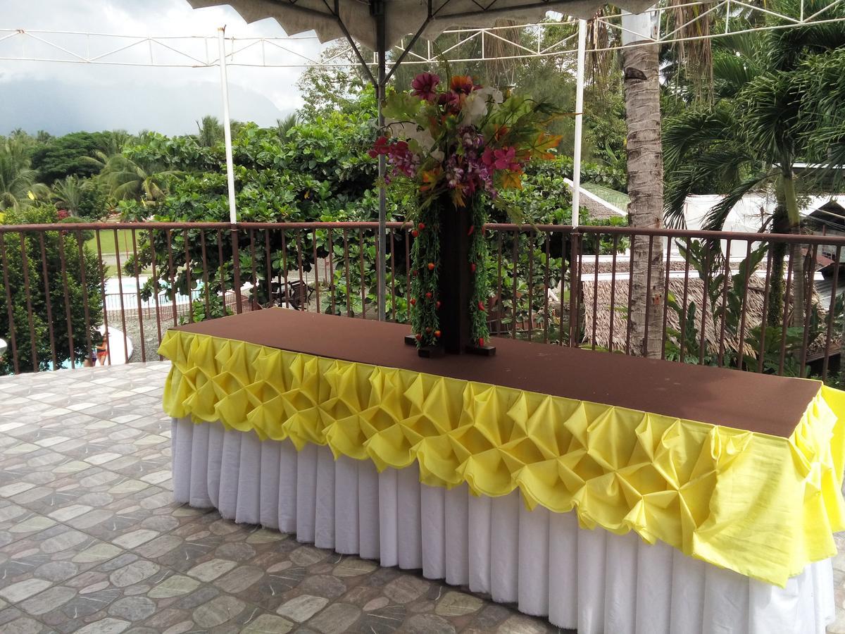 Gazebo Pools And Restaurant Hotel Cabadbaran Ngoại thất bức ảnh