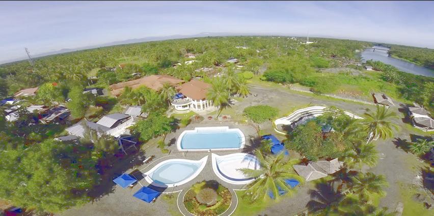 Gazebo Pools And Restaurant Hotel Cabadbaran Ngoại thất bức ảnh