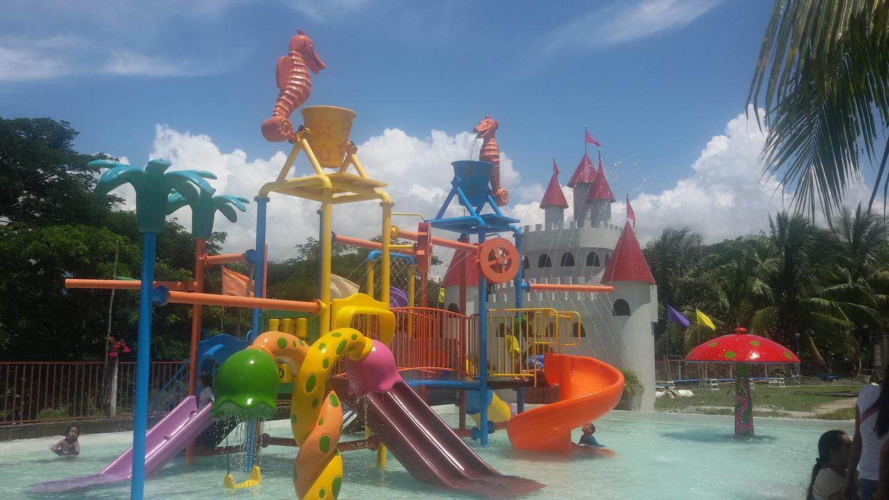 Gazebo Pools And Restaurant Hotel Cabadbaran Ngoại thất bức ảnh